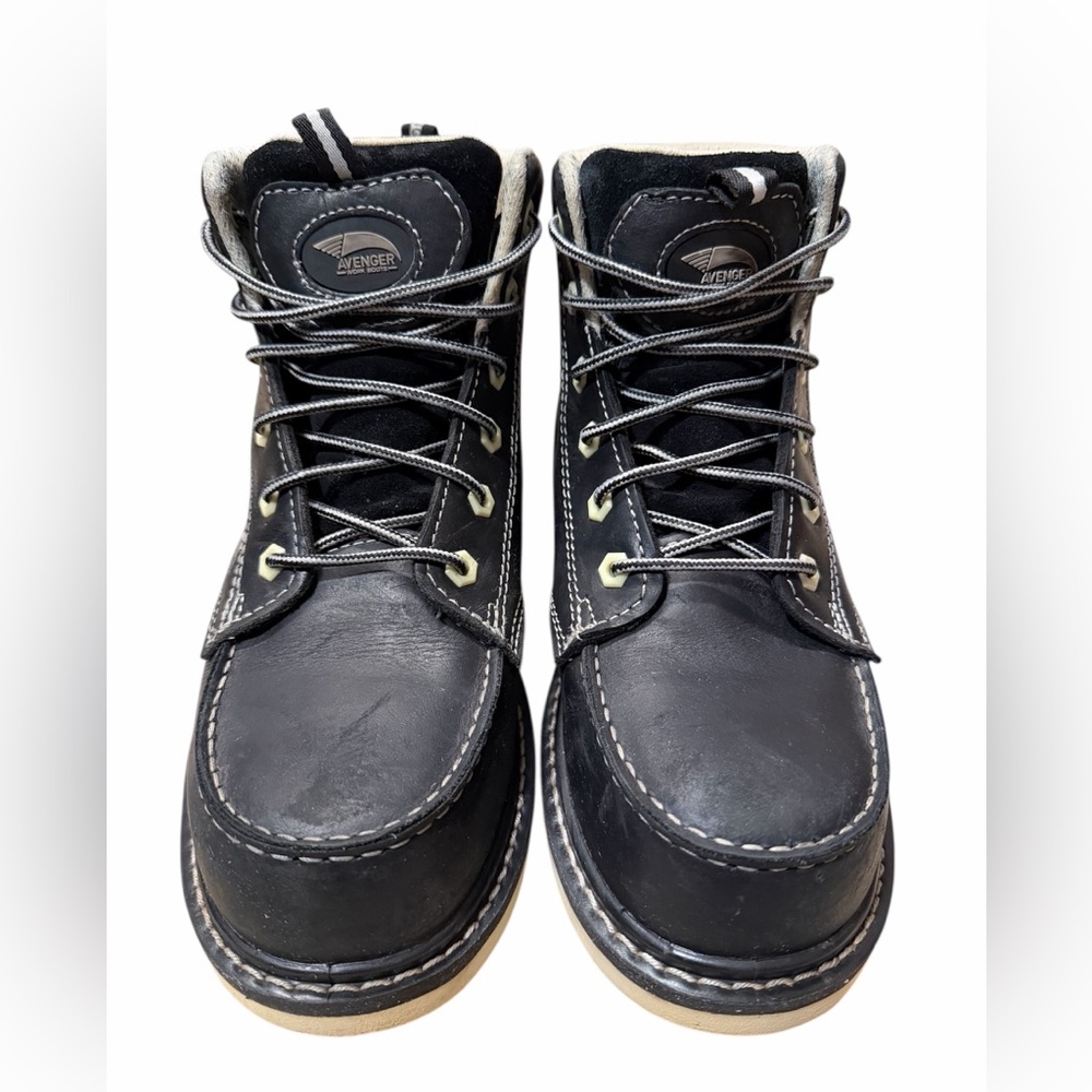 Avenger Black Leather Women's Lace-Up Composite Toe Boots